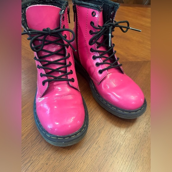 Dr. Martens Doc Martens Air Wair Kids Hot Pink Zipper Boot patent lamper size 3 - Picture 10 of 12